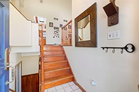 Entry Way - 660 Old Post Rd, Prosperity, PA 15329 photo 1 of 2
