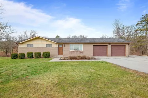 304 Summerfield Dr, Baden, PA 15005