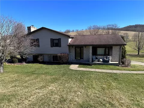 2208 Garards Fort Rd, Waynesburg, PA 15370