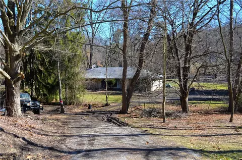 555 Parker Rd, Sarver, PA 16055
