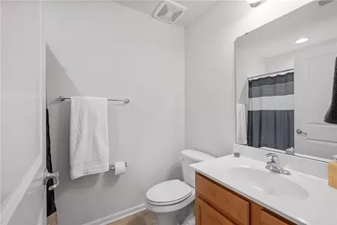 Bath - 247 Broadstone Dr, Mars, PA 16046 photo 2 of 3
