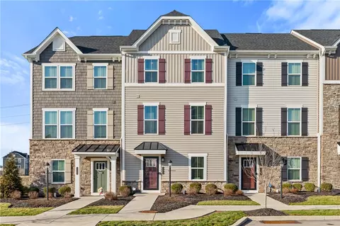 131 Bucktail Dr, Cranberry Township, PA 16066