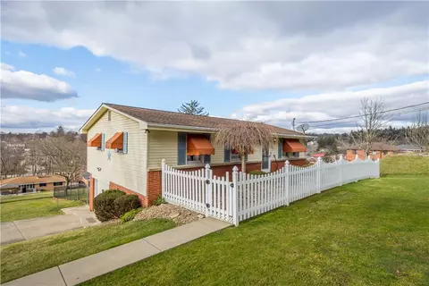 1373 Clifton Rd, Washington, PA 15301