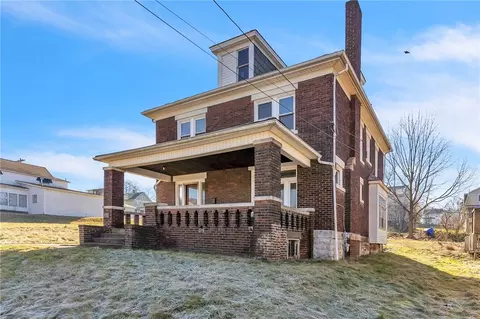 1117 Roemer Blvd, Farrell, PA 16121