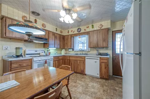 Kitchen - 507 Wendell Rd, Irwin, PA 15642 photo 3 of 3