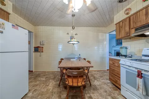 Dining - 507 Wendell Rd, Irwin, PA 15642 photo 2 of 2