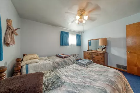 Bedroom - 507 Wendell Rd, Irwin, PA 15642 photo 2 of 5