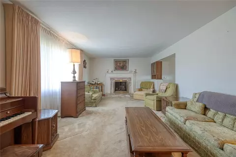 Living - 507 Wendell Rd, Irwin, PA 15642 photo 4 of 7