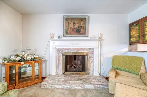 Living - 507 Wendell Rd, Irwin, PA 15642 photo 3 of 7