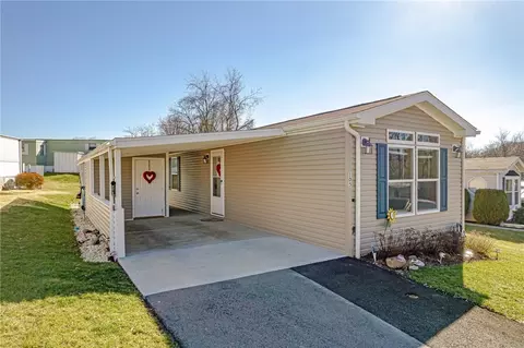 105 Hawthorne Ct, Delmont, PA 15626