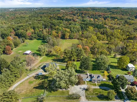 2208 Henry Rd, Sewickley, PA 15143