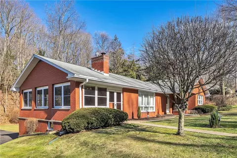 545 Conway Wallrose Rd, Freedom, PA 15042