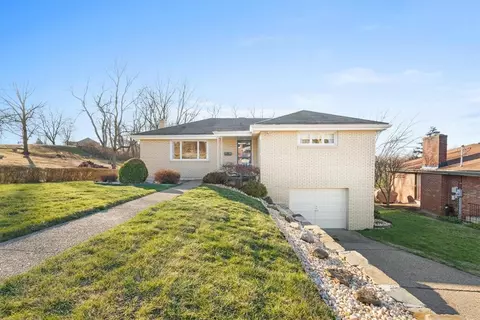 2098 Arnold Acres Dr, Pittsburgh, PA 15205