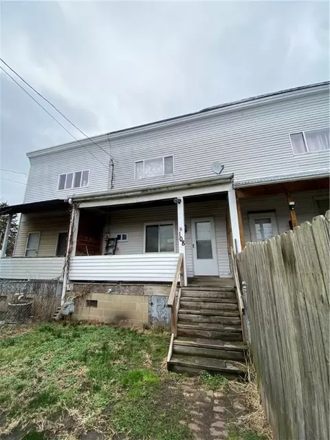 108 Munson Ave, Mckees Rocks, PA 15136
