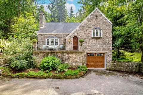 1100 State Rt 30, Laughlintown, PA 15655