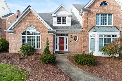 805 Sheriffs Ct, Mcmurray, PA 15317