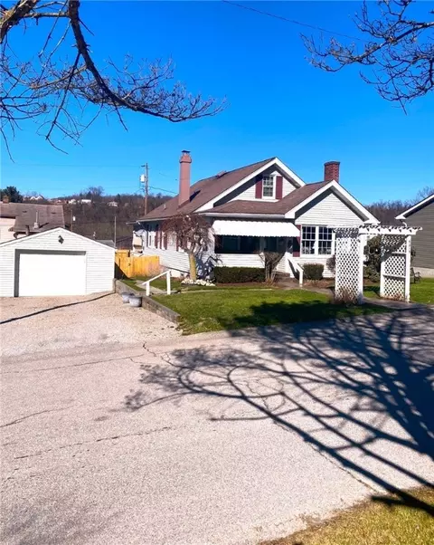 6215 Roslyn St, Mckeesport, PA 15135