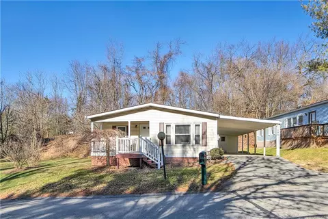 200 Meadow Ln, Murrysville, PA 15668