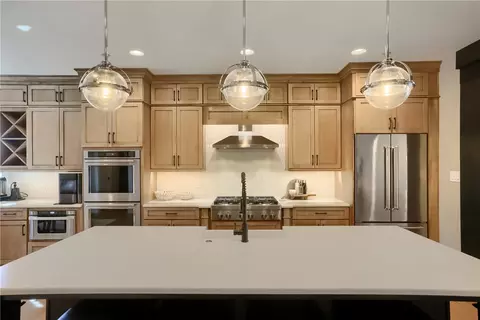 Kitchen - 366 Highpointe Dr, Mars, PA 16046 photo 4 of 10
