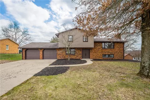 3086 Investors Rd, Washington, PA 15301