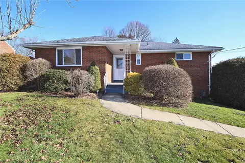 124 Lacock, Washington, PA 15301