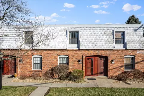 1066 Pennsbury Blvd, Pittsburgh, PA 15205