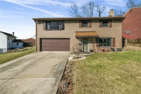 3201 Eisenhower Dr, White Oak, PA 15131