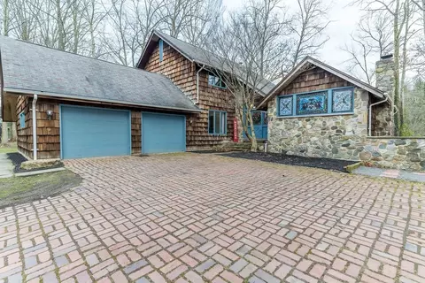 150 Andrews Trce, New Castle, PA 16102