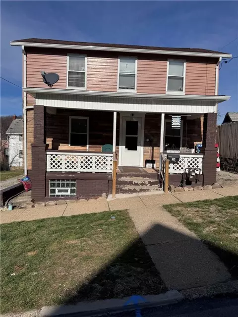 214 S 4th St, Apollo, PA 15613