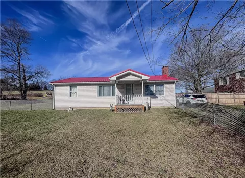 116 Pershing Dr, Connellsville, PA 15425
