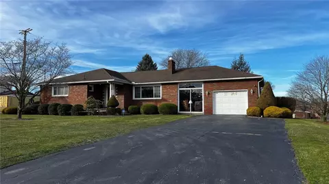 206 S Scotland Ln, New Castle, PA 16101