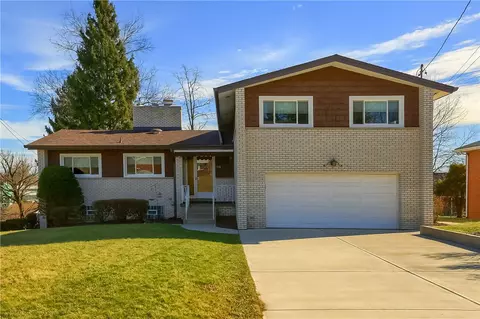 110 Hemlock Ln, Monroeville, PA 15146