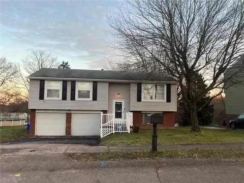 3160 Bradbury Dr, Aliquippa, PA 15001