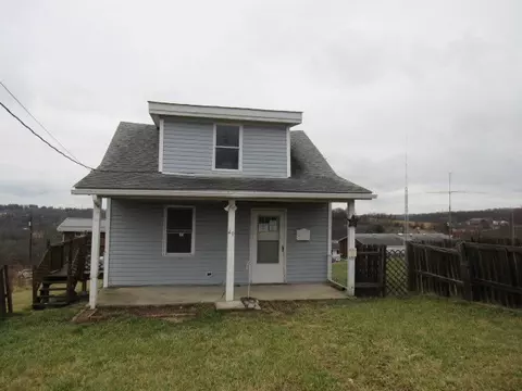 49 2nd St, Irwin, PA 15642