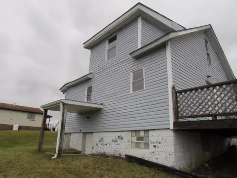 49 2nd St, Irwin, PA 15642 photo 3