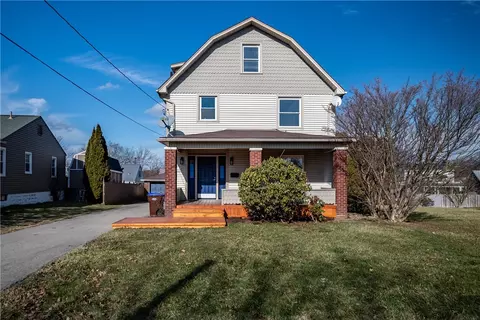 1049 Hillcrest St, Sharon, PA 16146