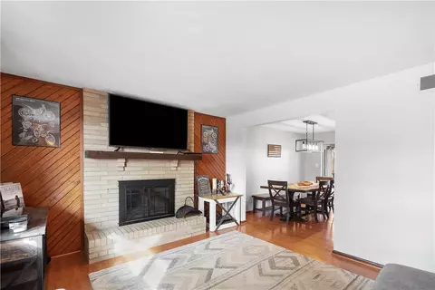 Living - 157 Roupe Rd, Eighty Four, PA 15330 photo 4 of 6