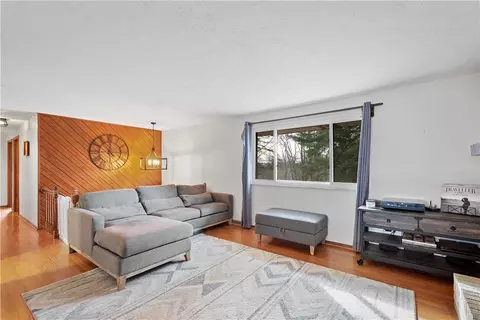 Living - 157 Roupe Rd, Eighty Four, PA 15330 photo 3 of 6
