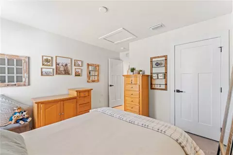 Bedroom - 355 Crossing Dr, Eighty Four, PA 15330 photo 4 of 6