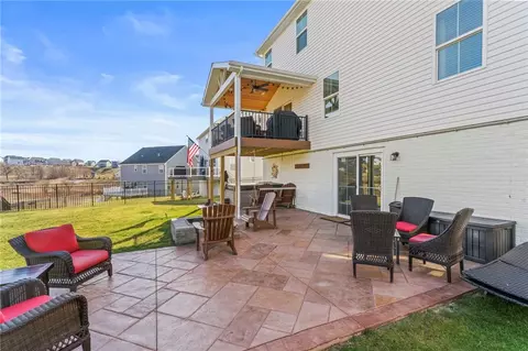 Exterior - 355 Crossing Dr, Eighty Four, PA 15330 photo 6 of 10