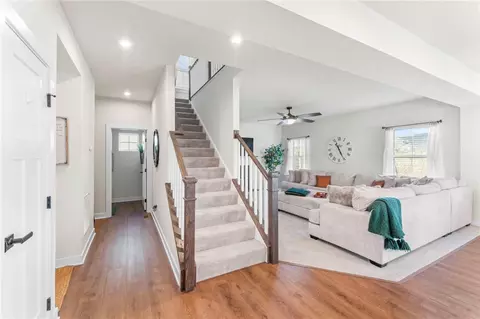 Entry Way - 355 Crossing Dr, Eighty Four, PA 15330 photo 1 of 2