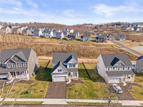 Exterior - 355 Crossing Dr, Eighty Four, PA 15330 photo 4 of 10