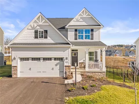 355 Crossing Dr, Eighty Four, PA 15330
