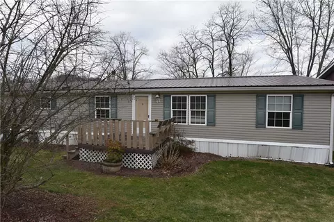 677 Mercer Rd, Beaver Falls, PA 15010