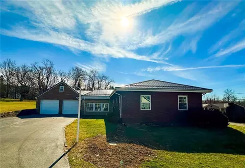 106 Harvey St, Hopwood, PA 15445