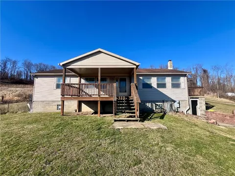 150 Bobish Farm Rd, Mcclellandtwn, PA 15458
