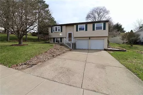 341 Meade Dr, Coraopolis, PA 15108