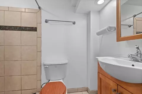 Bath - 1108 Jones Ave, Braddock, PA 15104 photo 2 of 2