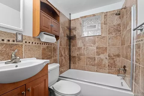 Bath - 1108 Jones Ave, Braddock, PA 15104 photo 1 of 2
