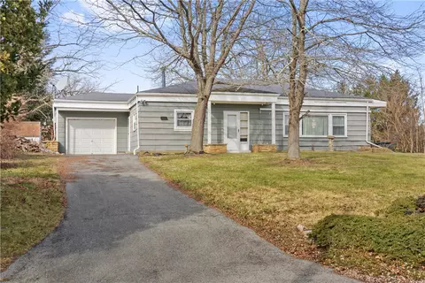 3 Thompson St, Finleyville, PA 15332